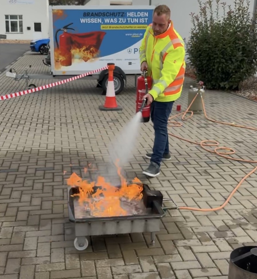 Praktische Brandschutzhelfer-Ausbildung bei PIBSI im Selfkant